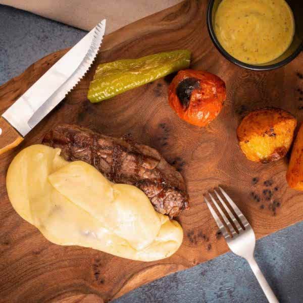 Peynirli Steak